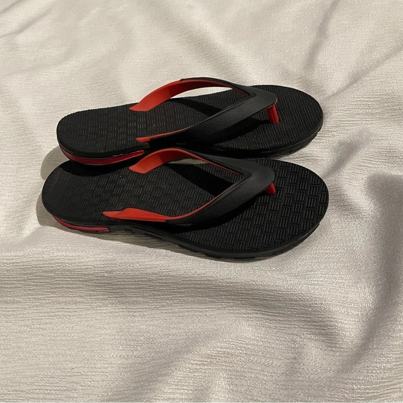 Qtech size 40 flip flops - Picture 3 of 8